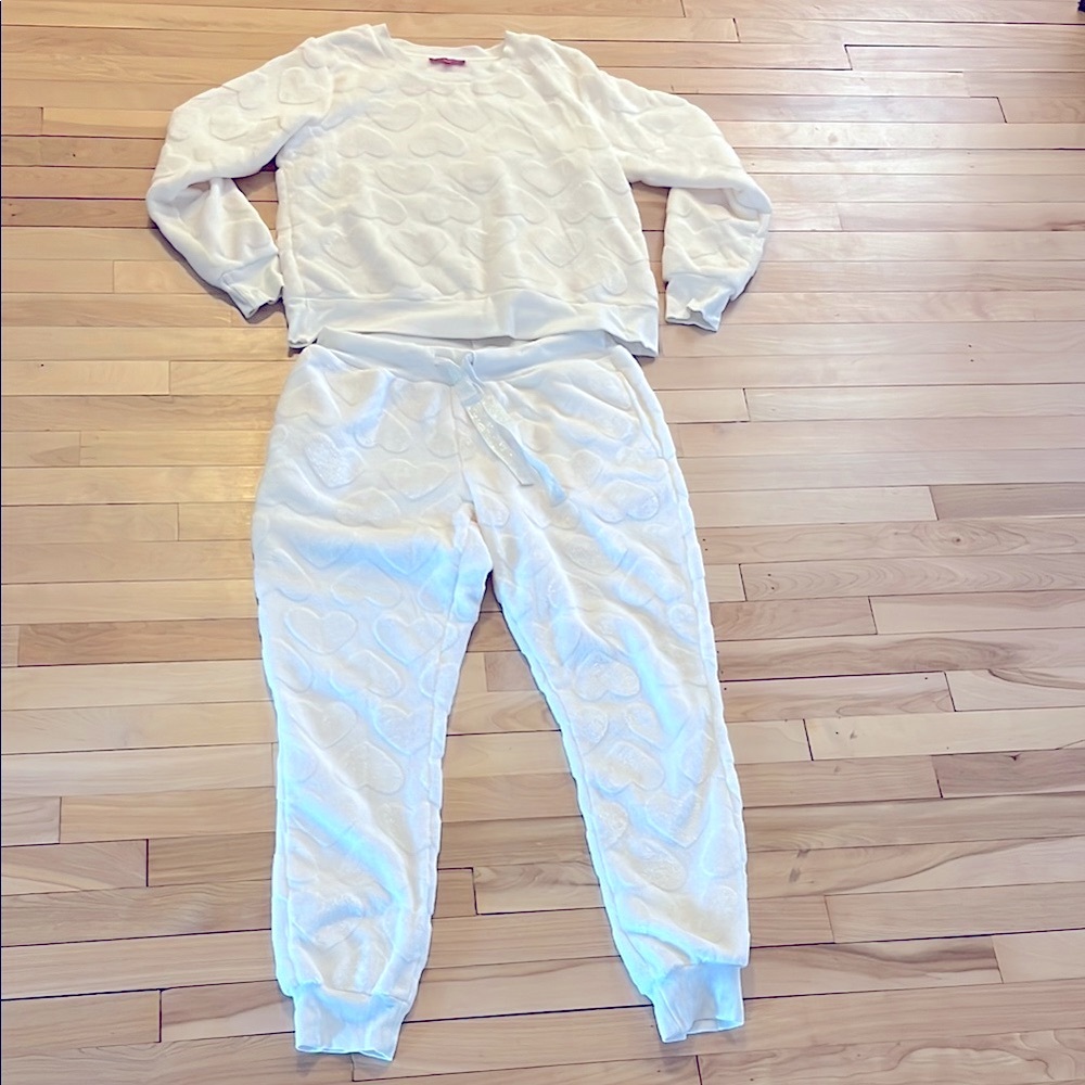 Heart design cream loungewear 2 piece  Pajamas set